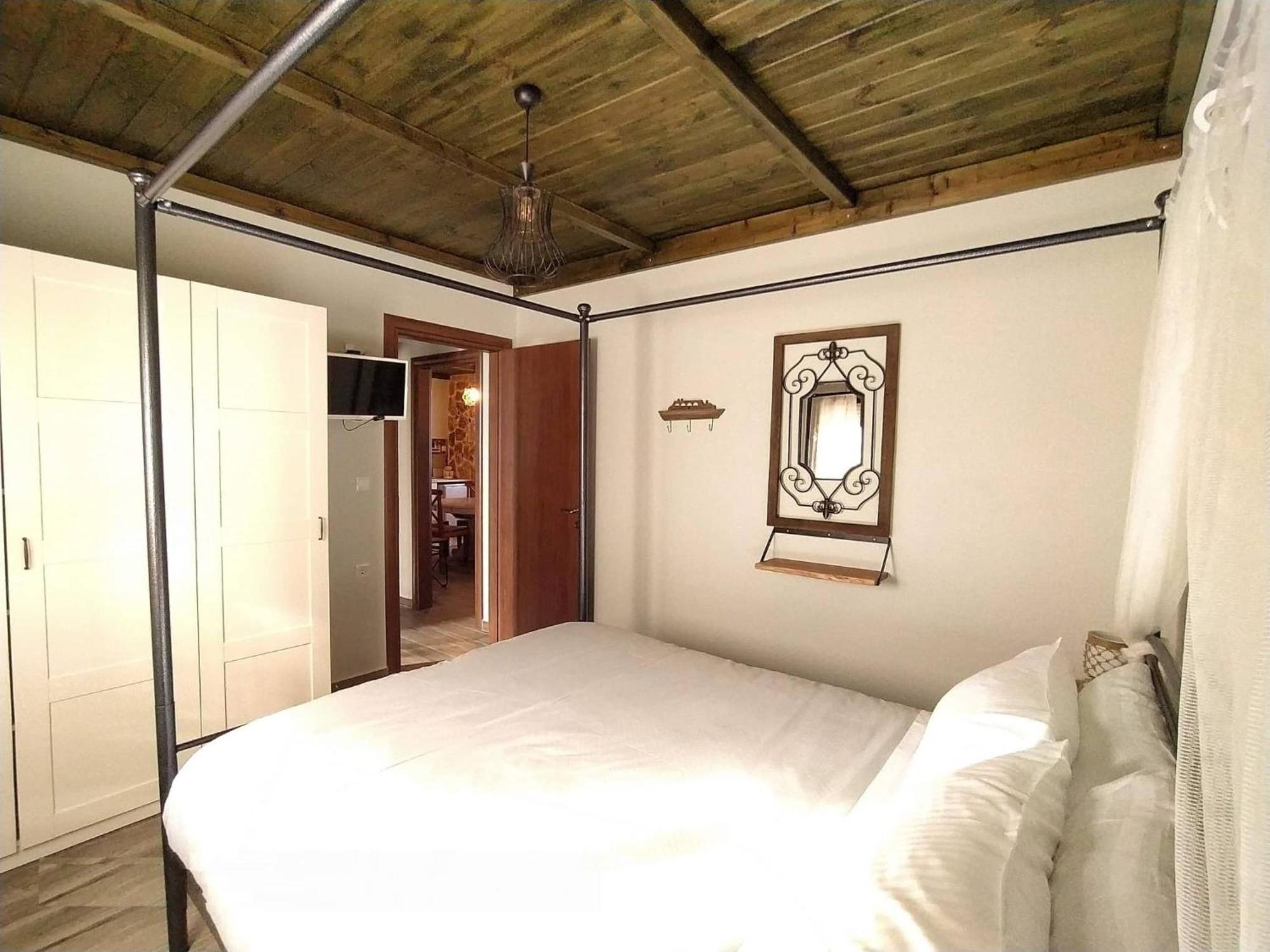 Rustic House Apartment Embonas Exterior photo